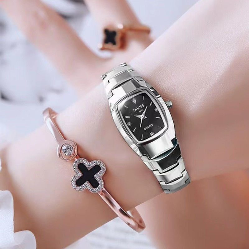 Versatile And Water-Resistant Montre À Quartz