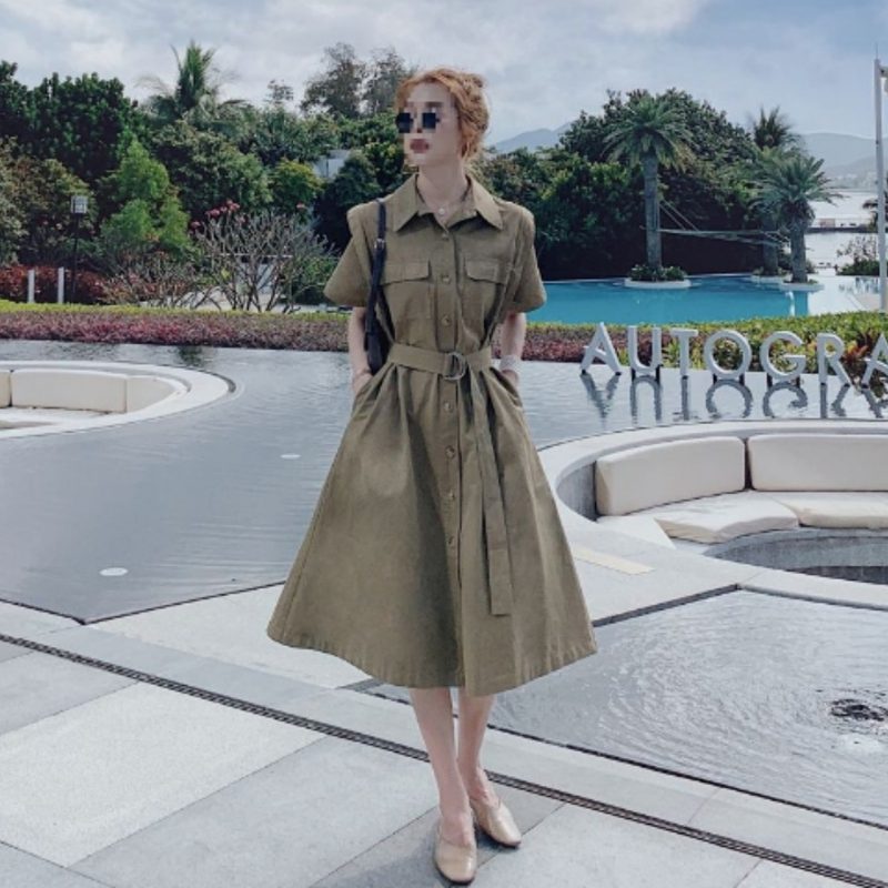 Robe-Chemise Élégante Vintage 'French Chic' à la Silhouette Sublimée