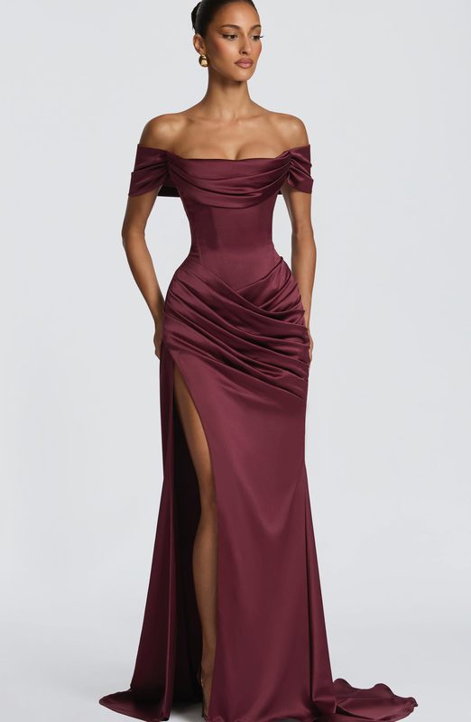 Design A High-Slit Mermaid Trailing Robe