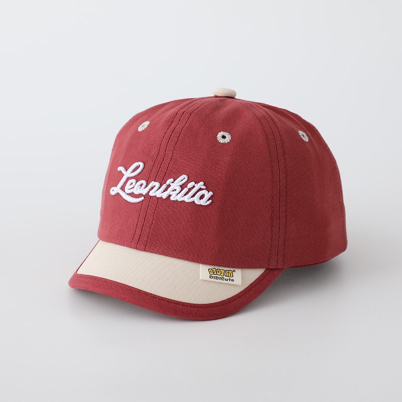 Casquette de Baseball Enfant à Visière Courte – Broderie Artistique Anglaise & Surpiqûres Multicolores – Réglable, Style Décontracté pour Aventures Urbaines & Voyages