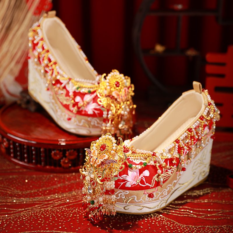Original Handmade Chinese-Style Wedding Chaussures - The Xiuhe Chaussures With A Heel, Custom-Made By Hand, Featuring Ancient Style, Adding Elements For The Bride'S Wedding Chinese-Style Robe Chaussures, Femme'