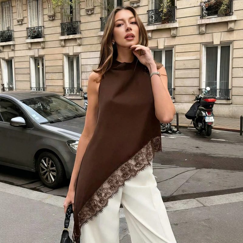 Top Sans Manches Élégant et Galbant, Bordé de Dentelle – Polyvalent et Séduisant