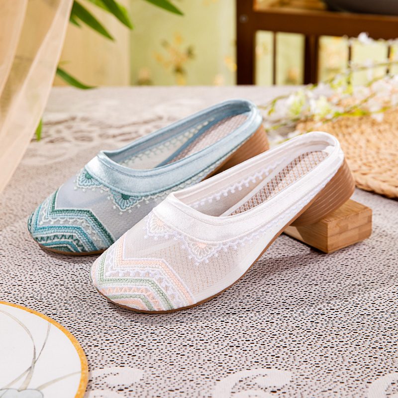 Chaussures Plates Estivales en Maille Brodée pour Femme : Confort Ultime, Respirantes, Semelle Souple et Petit Talon d'Intérieur
