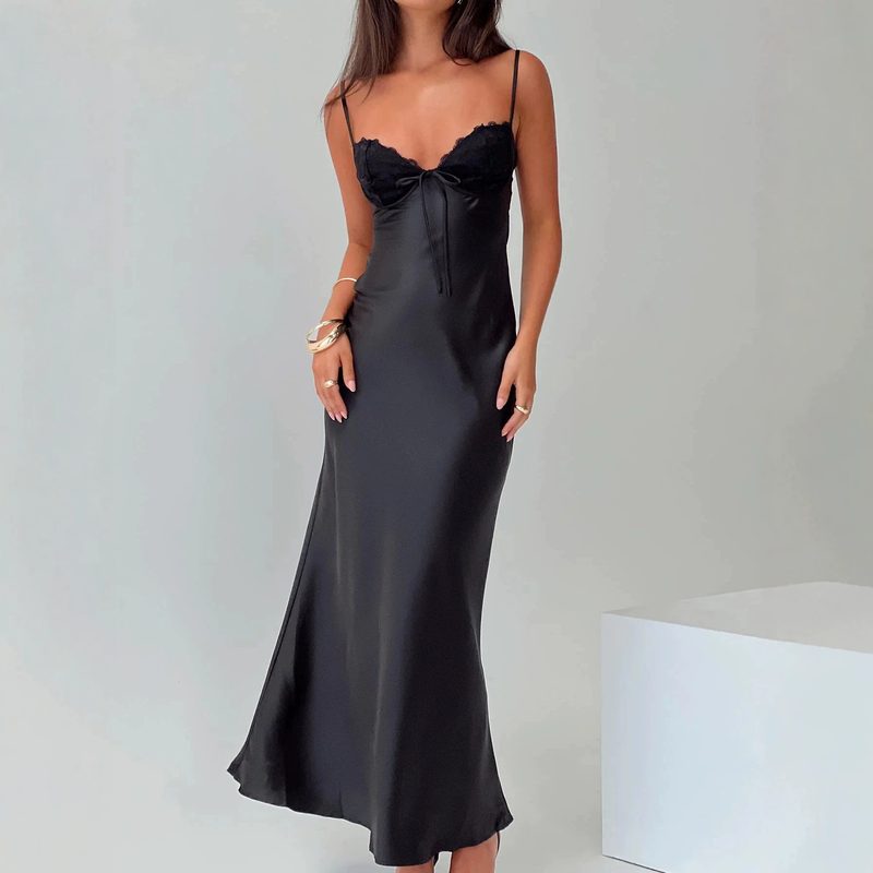 Robe Nuisette Col V Dos Nu Cintrée en Patchwork de Dentelle et Satin