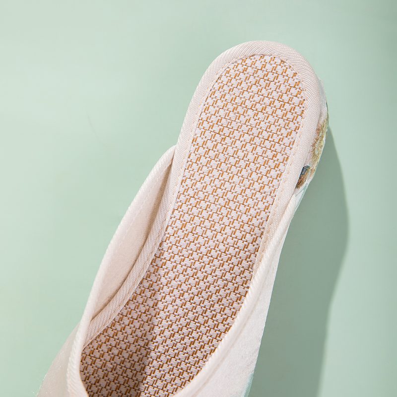 Mules Brodés Tendance Printemps-Été pour Femme - Chaussures à Petit Talon en Satin et Toile d'Inspiration Vintage, Semelle Souple et Ornements de Perles