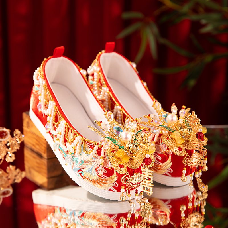 Original Handmade Dragon And Phoenix Xiuhe Hanfu Chaussures, Chinese Wedding Chaussures For Brides, Embroidered Phoenix Crown And Robe Style Platform Chaussures