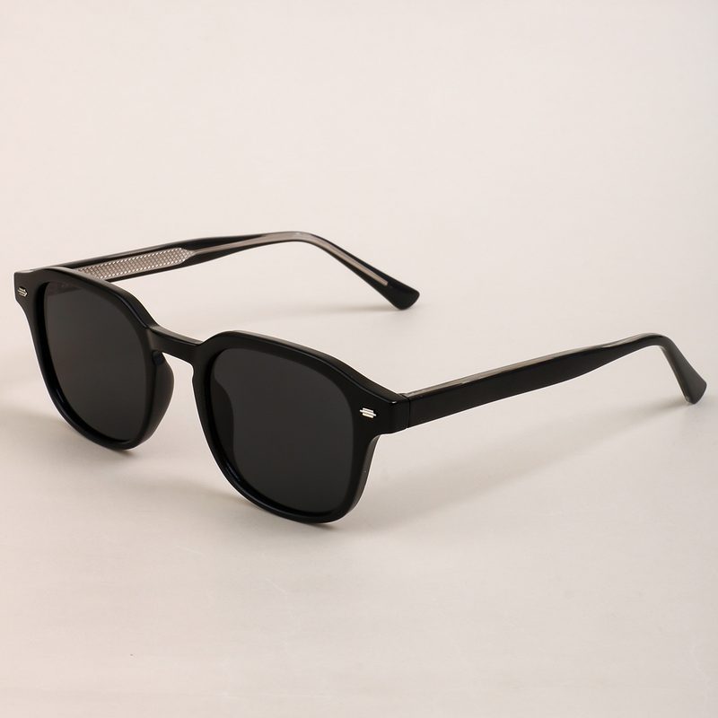 High-End Femme Lunettes De Soleil With A Distinctive Square Frame
