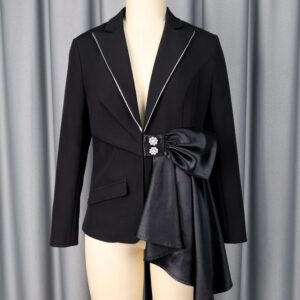 Blazer Cintrée à Nœud en Satin Contrastant et Détails Strass Scintillants