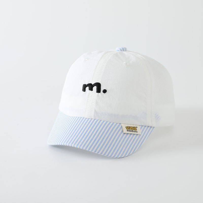 Casquette de Baseball Estivale en Maille Garçons & Filles : Broderie Lettrée Simple & Visière Rayée. Idéale pour les Aventures en Plein Air et Ultra Polyvalente.