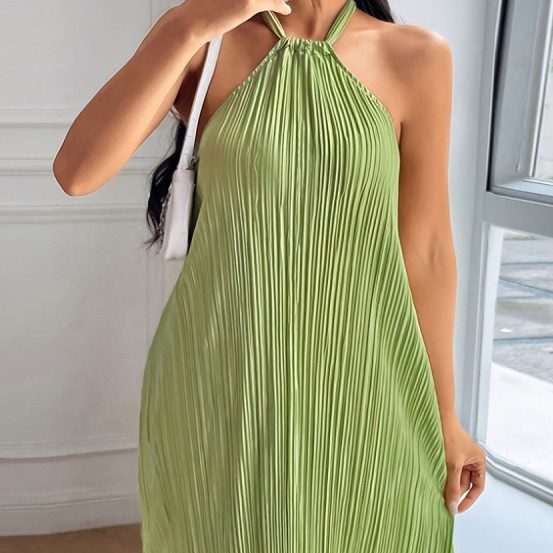 Robe Licou Dos Nu Plissée – Fusion Élégante Europe & Amérique