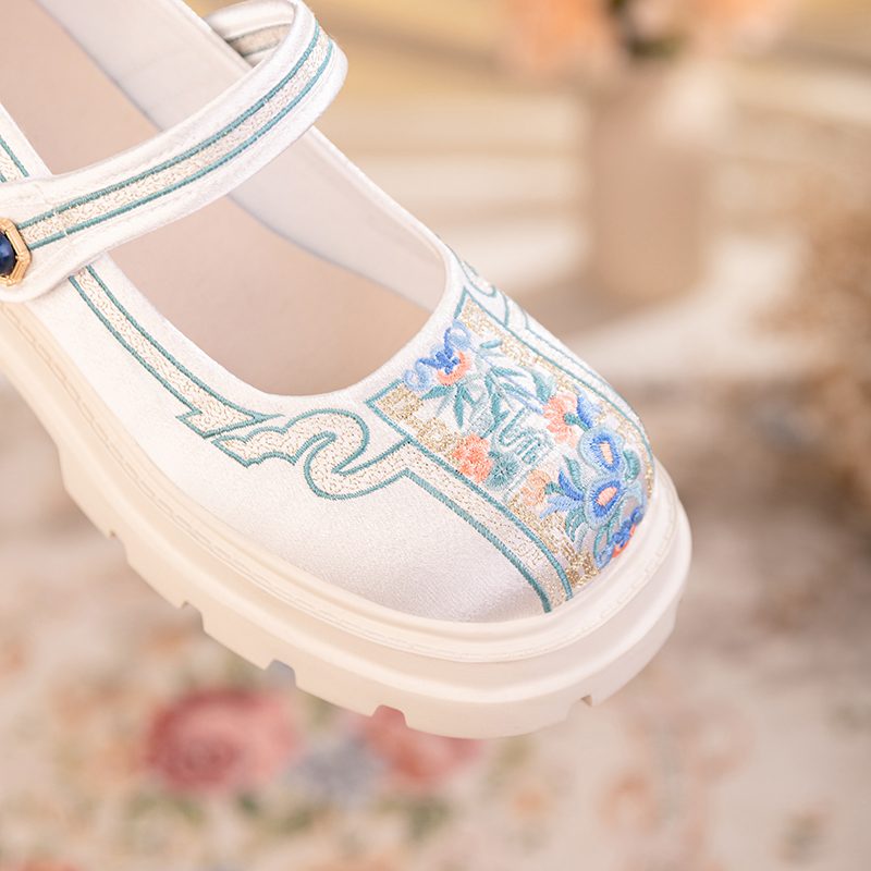 Chaussures Mary Jane Rétro Printemps-Été pour Femme : Bout Rond, Talon Bloc Confortable et Broderies Orientales – L'Alliance Parfaite pour Qipao, Jupes Mǎmiànqún et Tenues Hanfu.