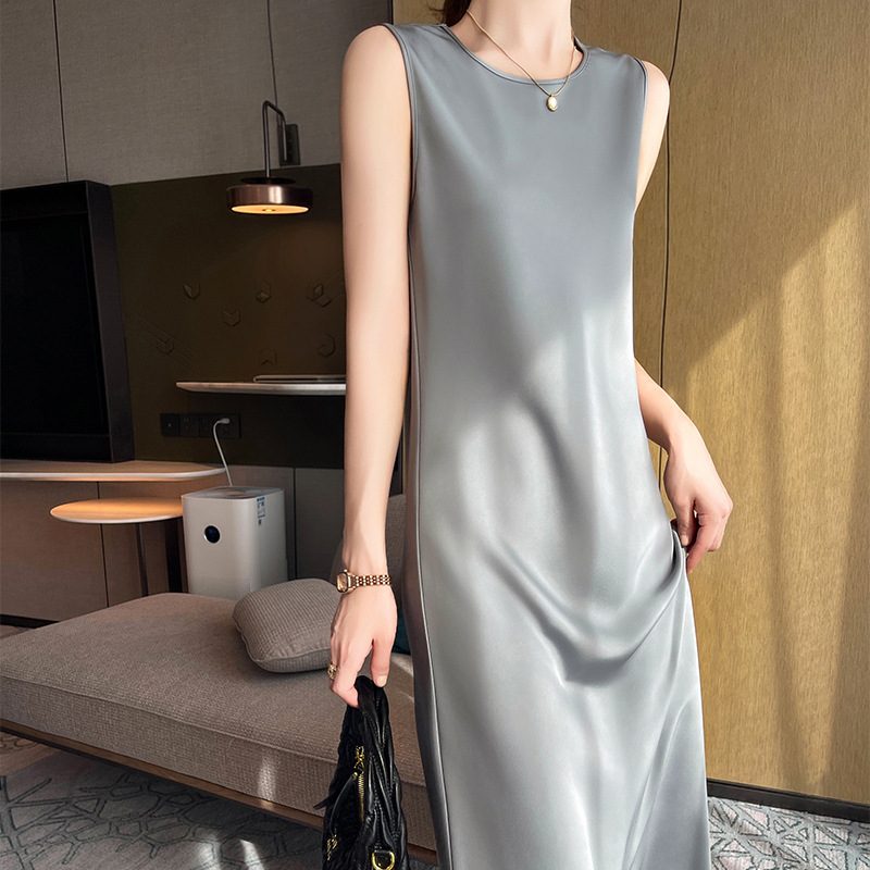 High-End Sophisticated Femme Sleeveless Crew-Neck Long Robe