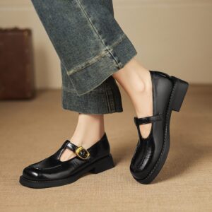 Buckle Vintage Roman Chaussures With Stitched Seams And A Deep Toe Box