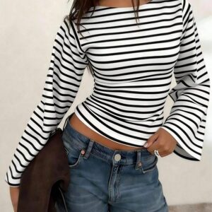 Femme Round-Neck Top With Flared Sleeves