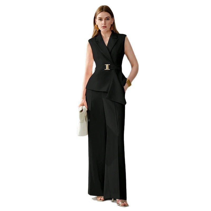 Femme And Two-Piece Set Of Top And Pantalon