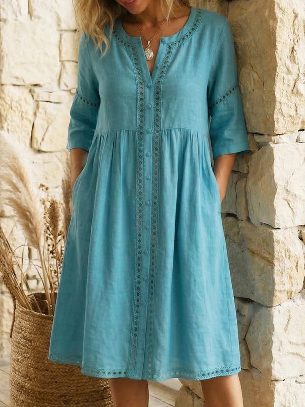 Ample-Fitting Linen-Cotton Robe With A Buttoned Collar And Lace-Trimmed Seams