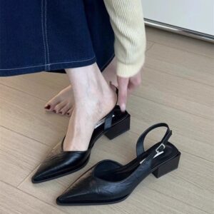 French-Style Sophisticated Closed-Toe Sandals With A Chunky Heel And Pointed Toe