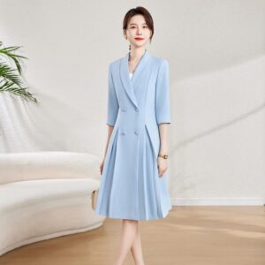 Jupe d'été Élégante et Cintrée pour un Look Tailleur Sophistiqué
