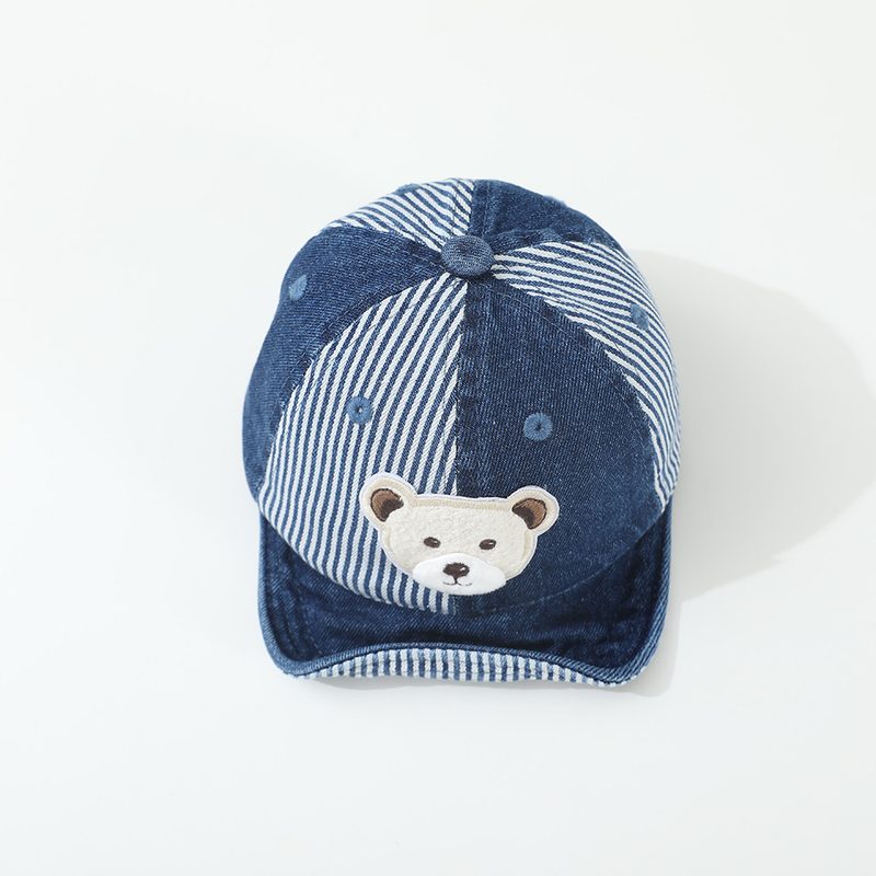 Casquette de Baseball Enfant Tendance – Patchwork Rayé Ours Cartoon, Effet Délavé Vieilli et Visière Souple. Idéale pour l'Aventure Urbaine.