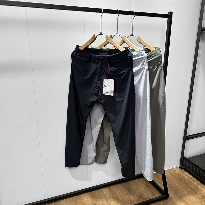 Pantalon Technique Homme Coupe Droite - Léger, Séchage Rapide, Déperlant, Nylon Stretch Infroissable - Multi-Poches. Idéal Business, Voyage & Loisirs